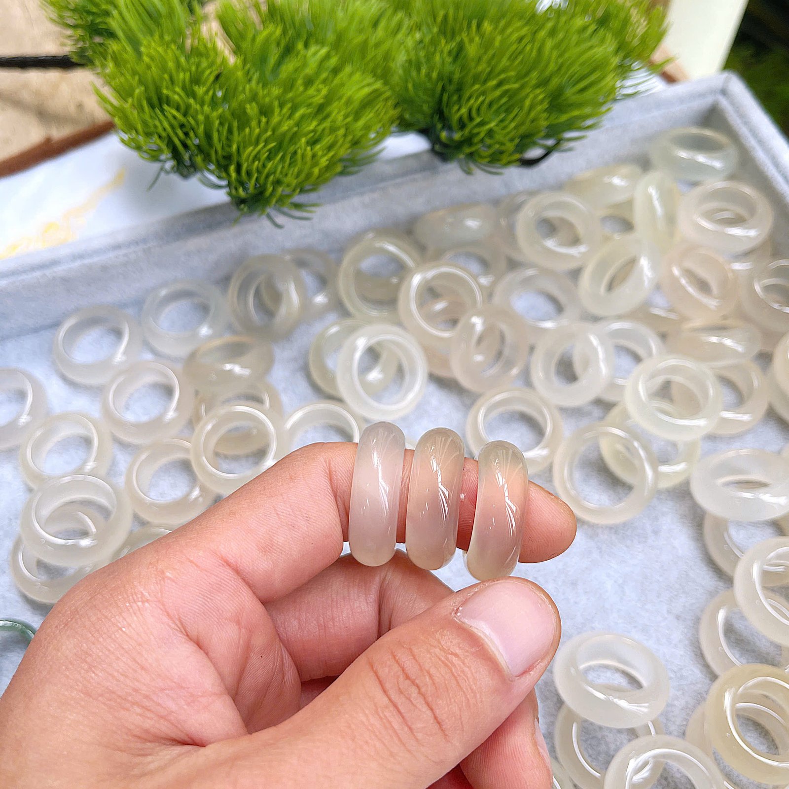 🌙 Nhẫn Bạch Nguyệt Quang – Thanh khiết & thu hút năng lượng tích cực